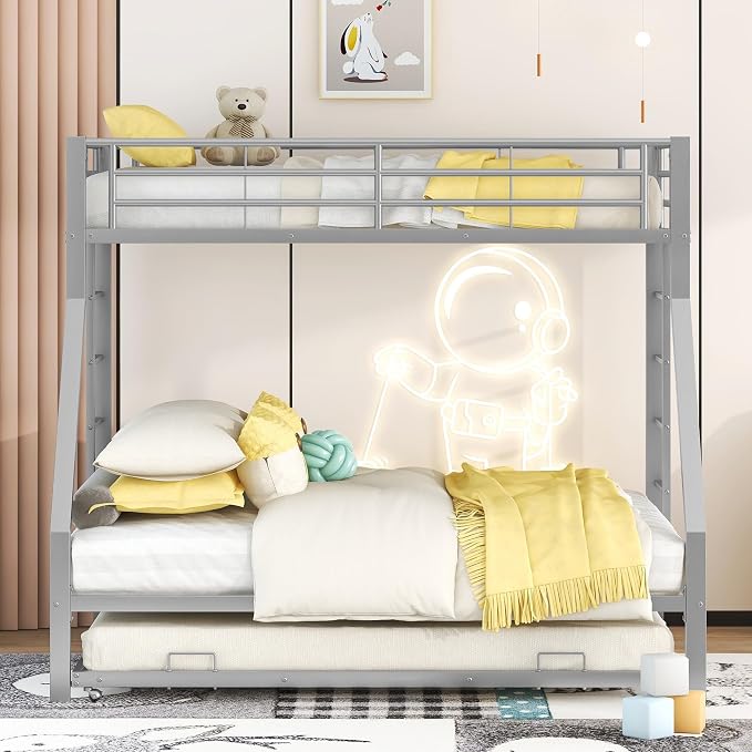 سرير دورين معدني فضي 3 أسرة بمنظر أمامي داخل غرفة أطفال - LION HOME